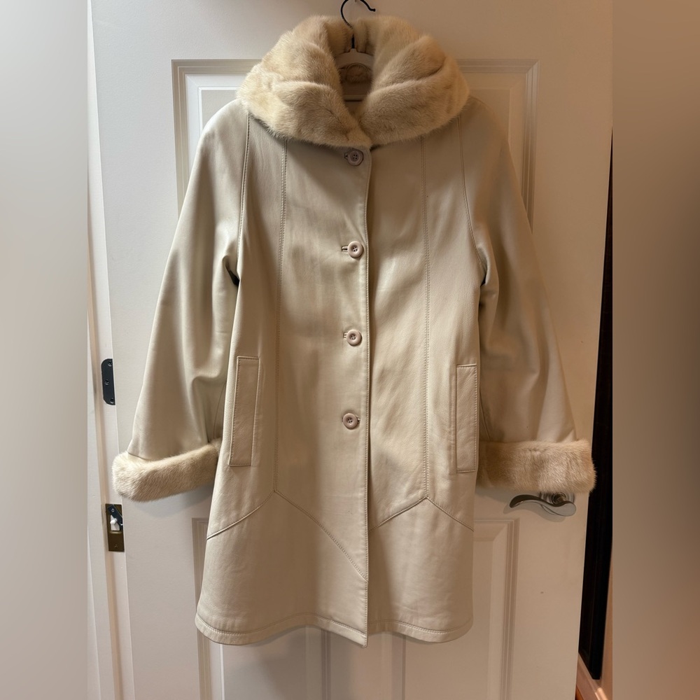Luxurious Cream Leather Jacket With Cream Mink Collar And Mink Cuffs